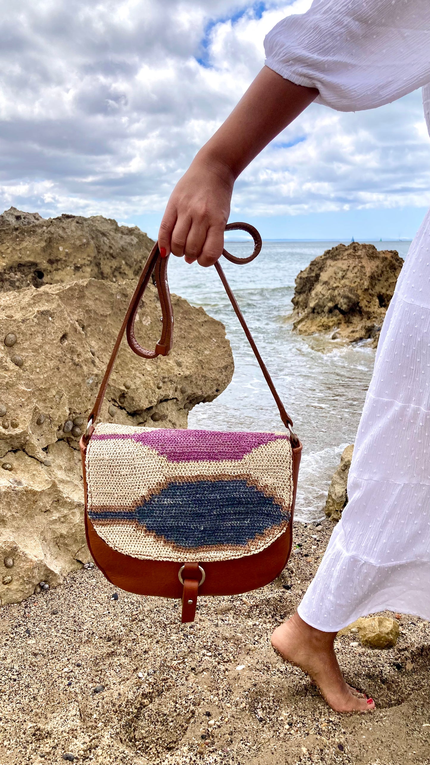 Lola crossbody