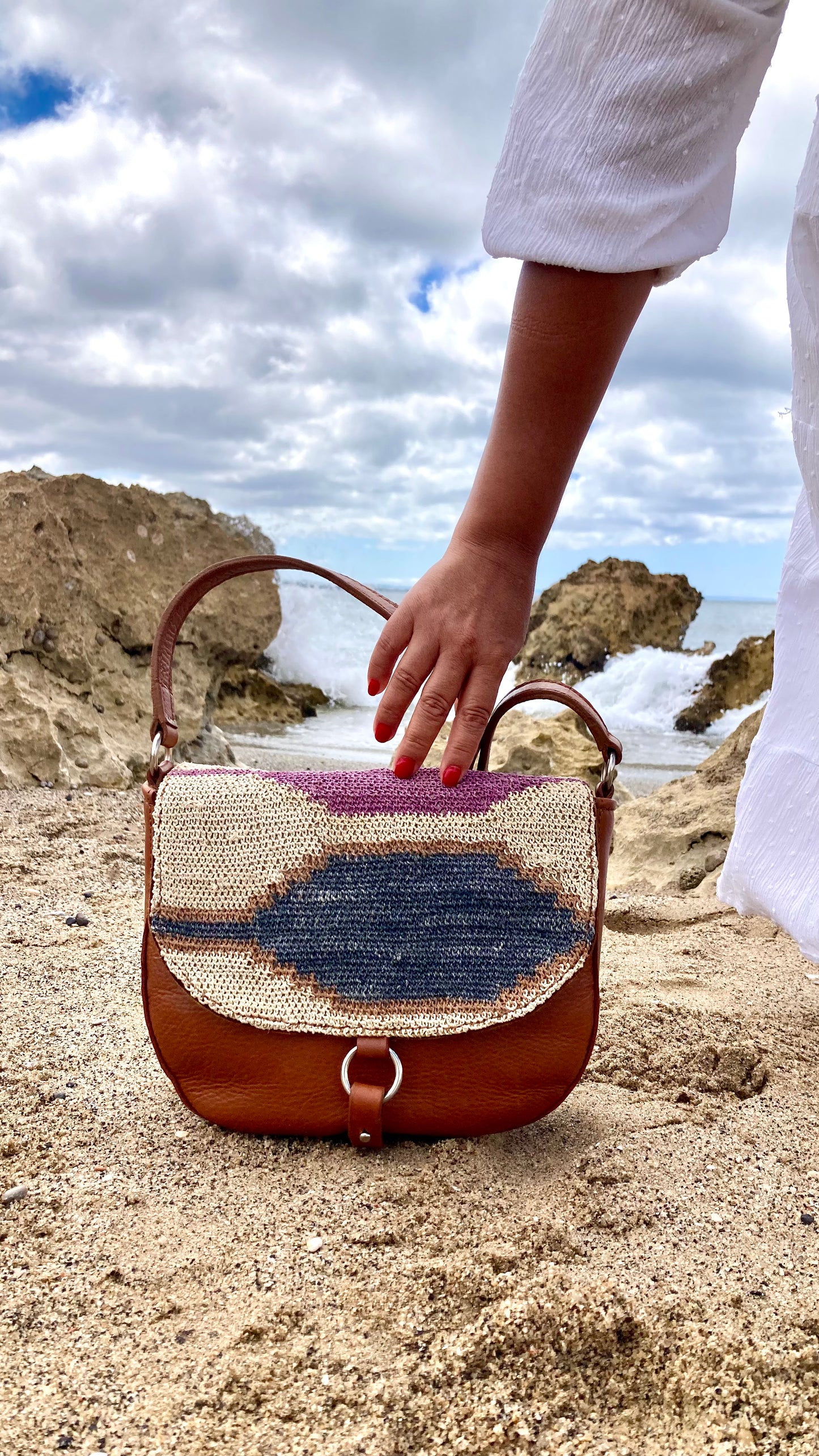 Lola crossbody