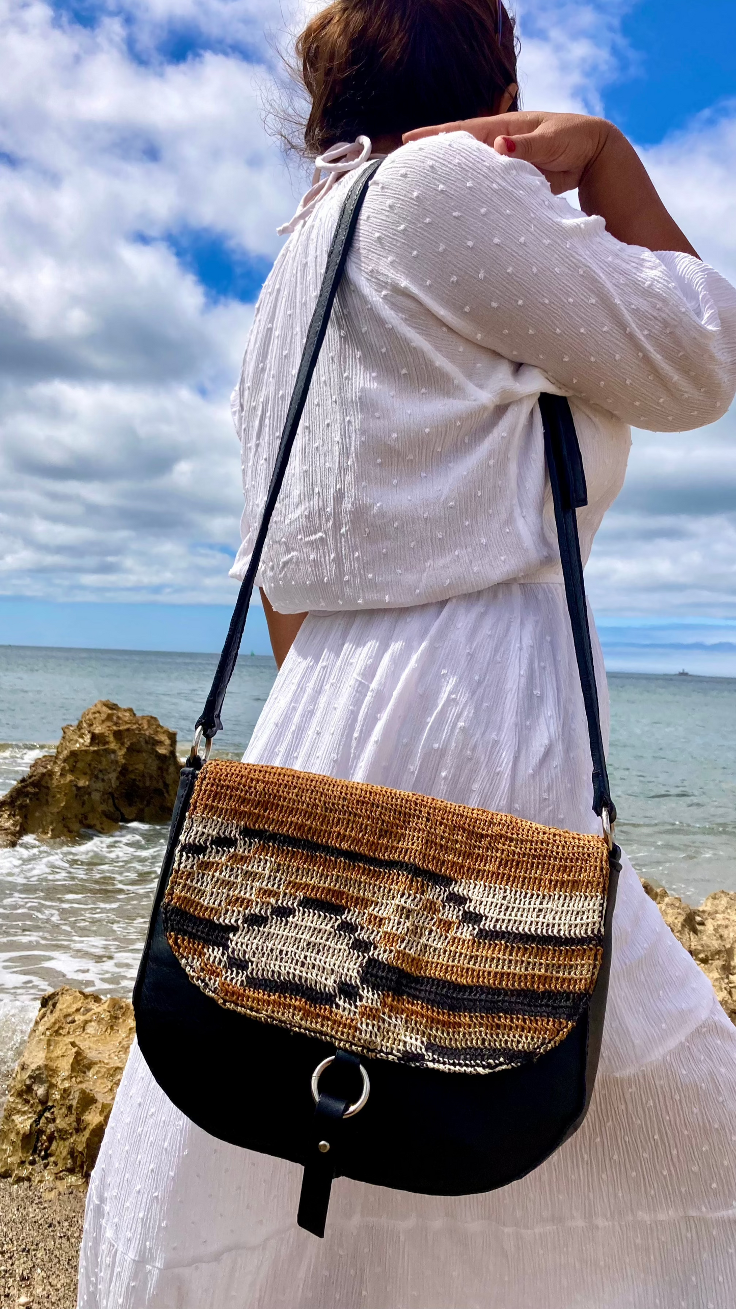 Lola crossbody