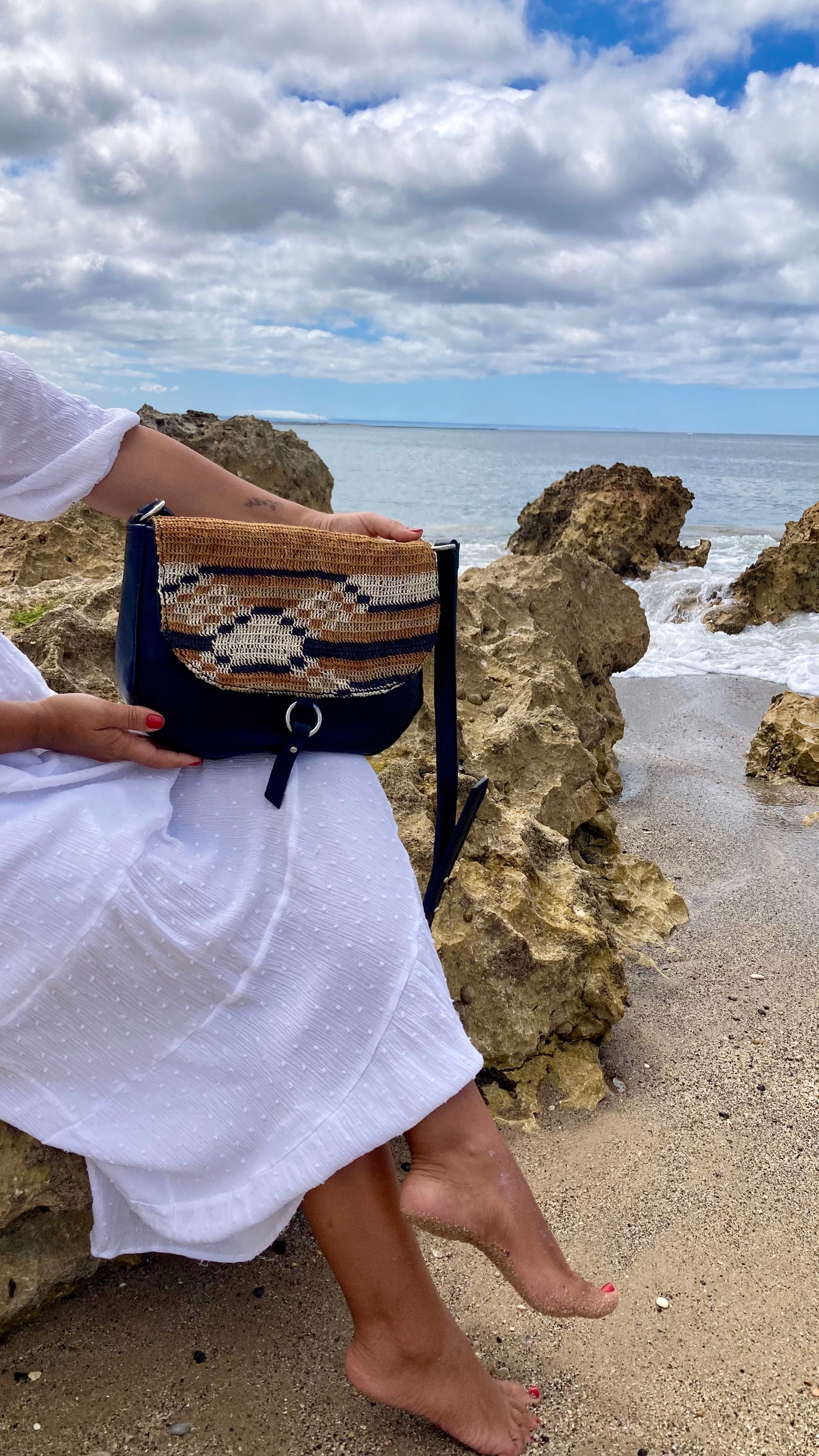 Lola crossbody