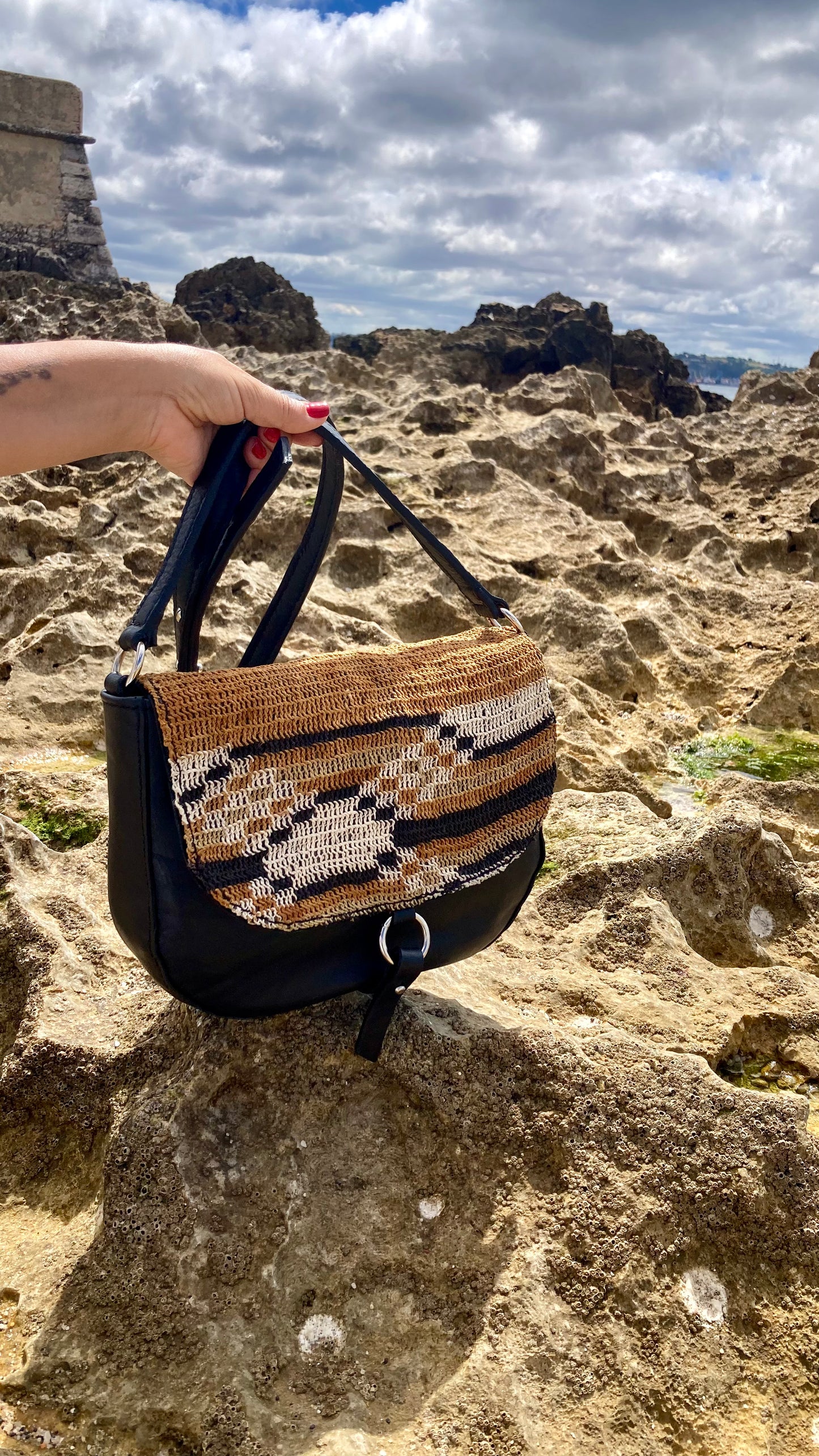 Lola crossbody